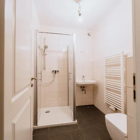 Perle Im Mecklenburger Parkland Walkendorf