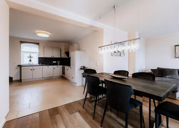 Perle Im Mecklenburger Parkland Walkendorf